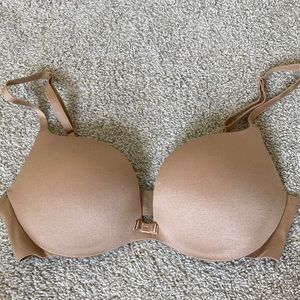 Victoria’s Secret Plunge Bra 34C
